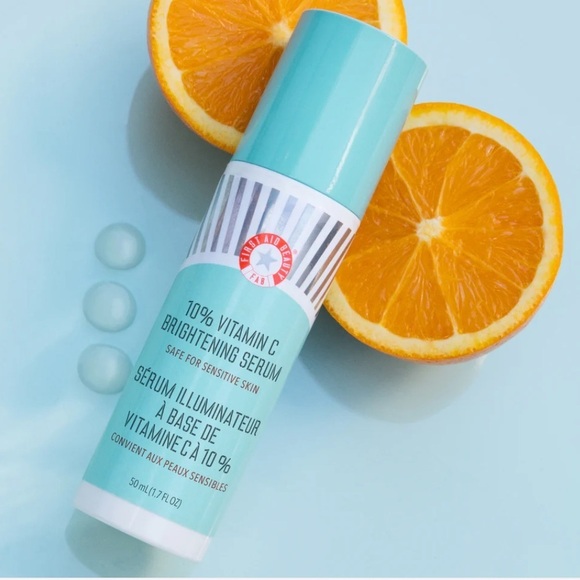 FIRST AID BEAUTY - 10% Vitamin C Brightening Serum - Picture 1 of 7